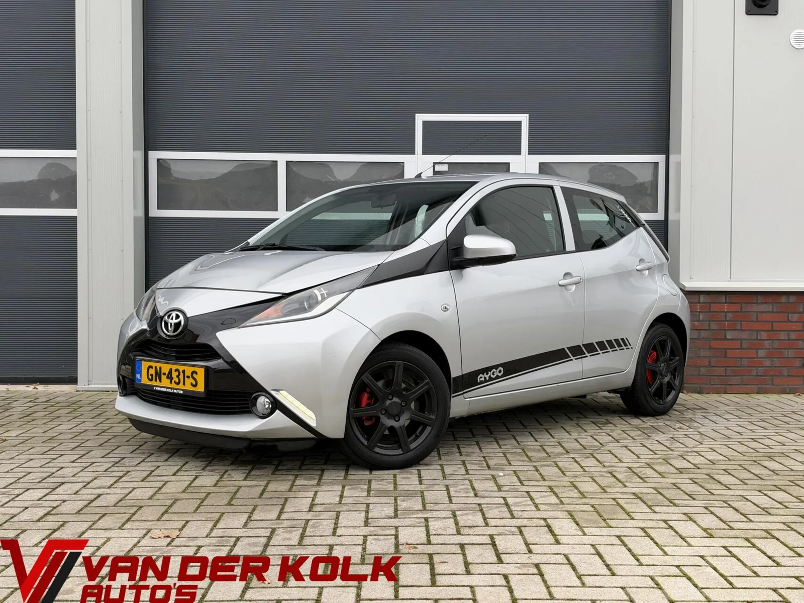 Toyota Aygo (2015) — foto 1