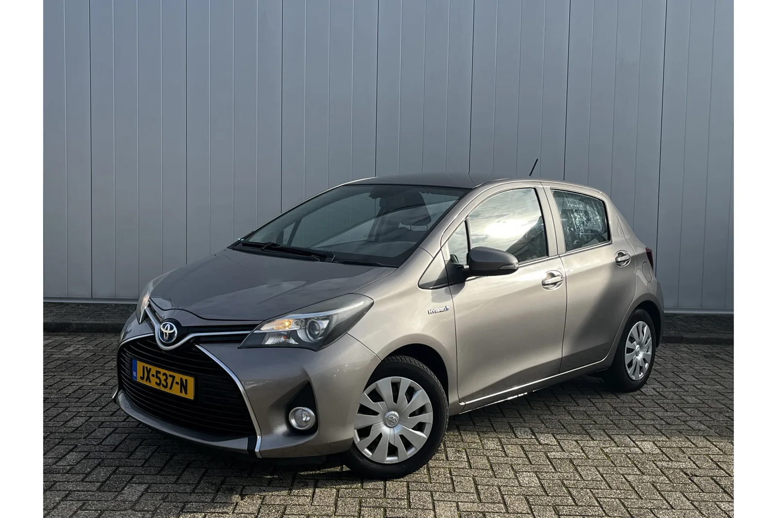 Toyota Yaris (2015) — foto 1