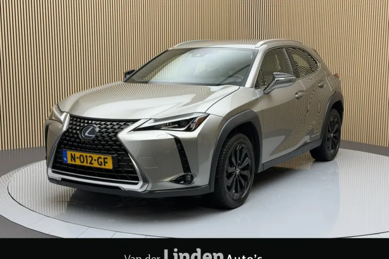 Lexus UX (2021)