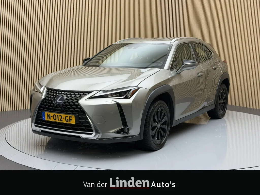 Lexus UX (2021) — foto 1