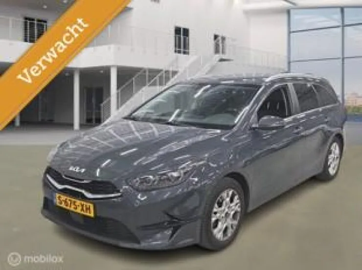 Kia Ceed (2023) — foto 1