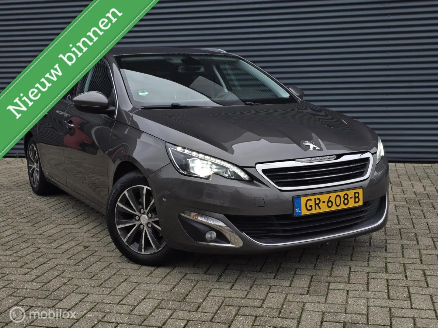 Peugeot 308 (2015) — foto 1