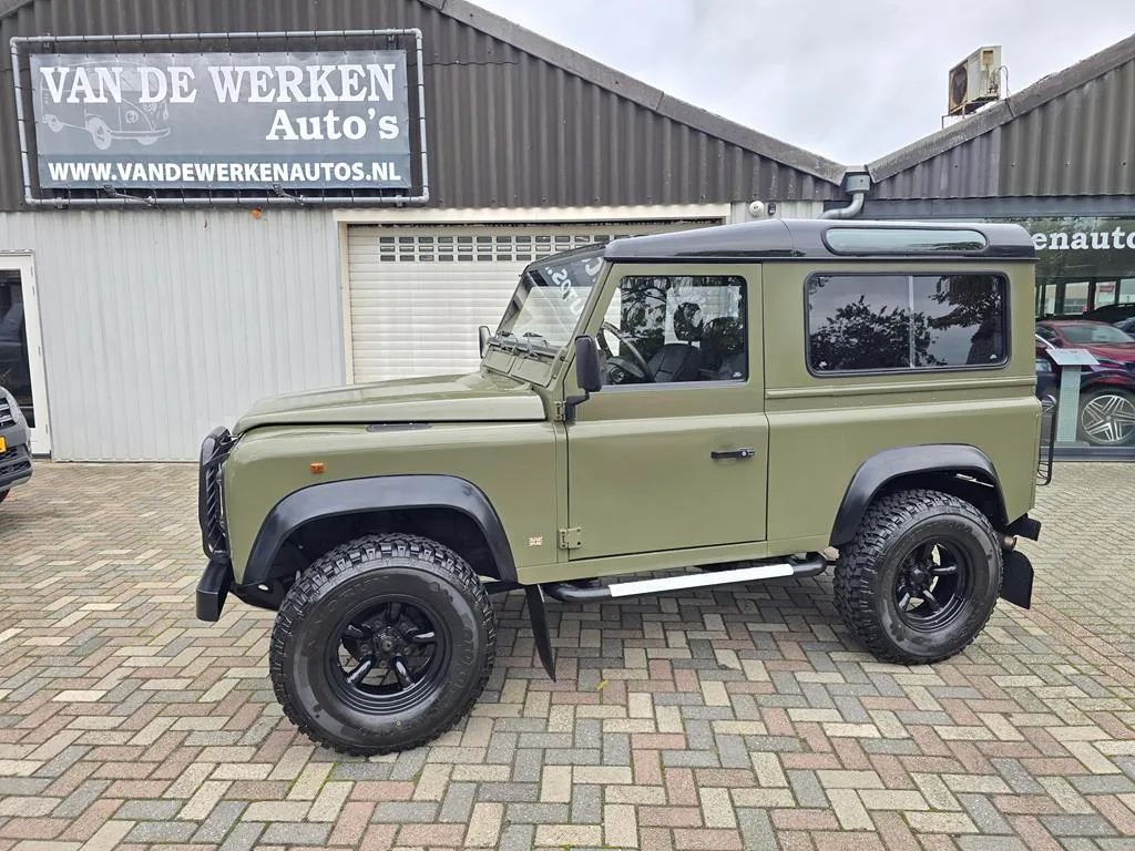 Land Rover Defender (1996) — foto 1