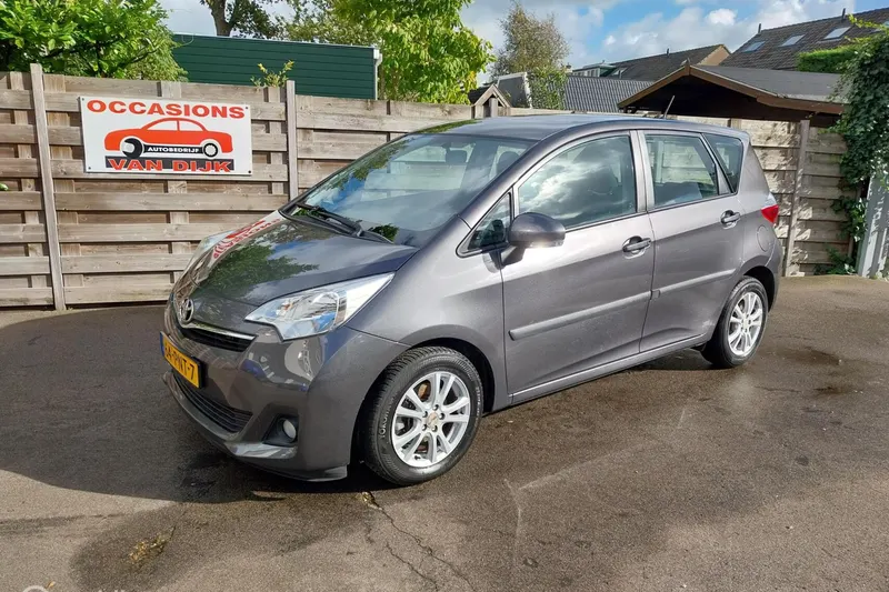 Toyota Verso (2011)