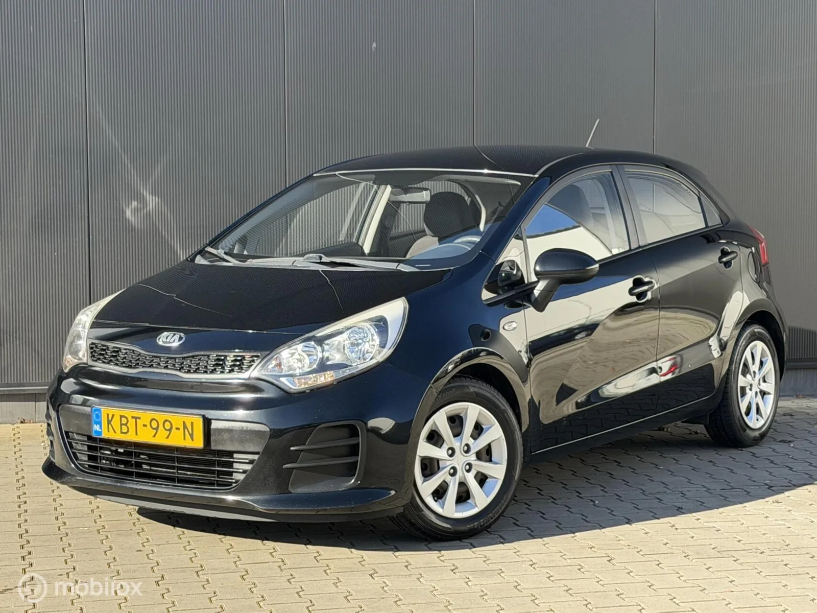 Kia Rio (2016) — foto 1