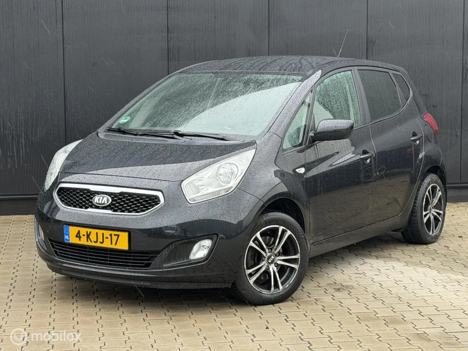 Kia Venga (2013) — foto 1