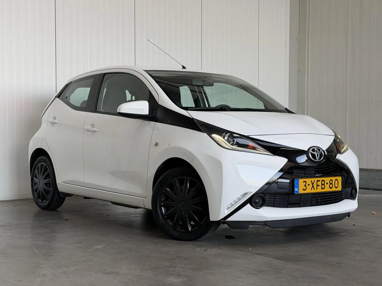 Toyota Aygo (2014) — foto 1