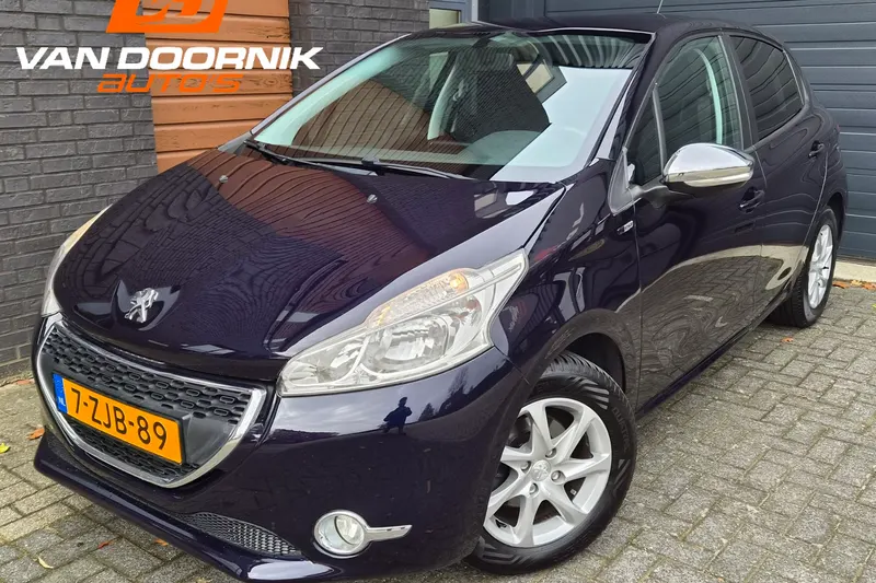 Peugeot 208 (2015)