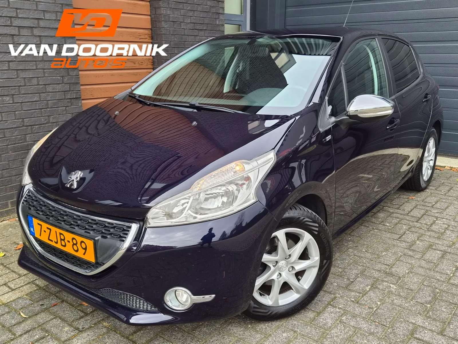 Peugeot 208 (2015) — foto 1