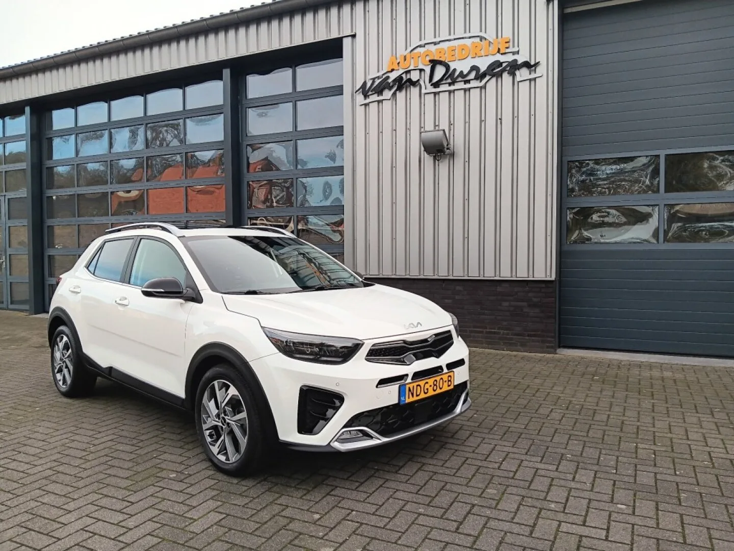Kia Stonic (2023) — foto 1
