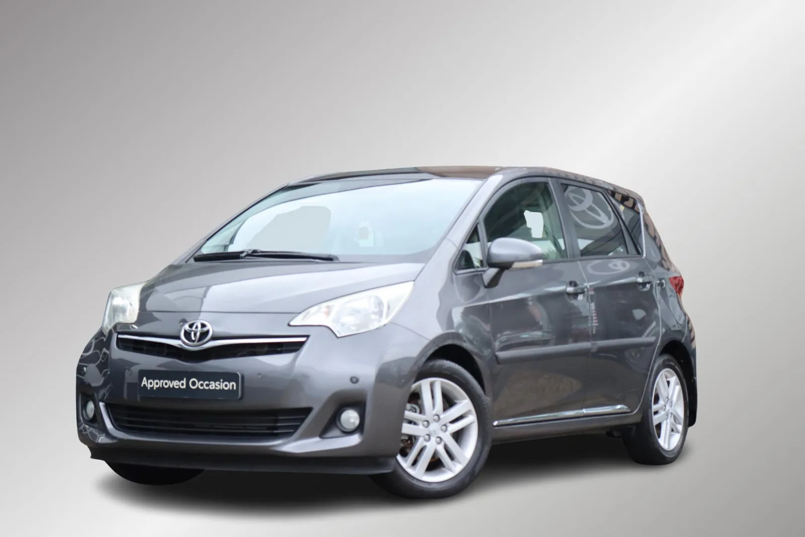 Toyota Verso S (2013) — foto 1