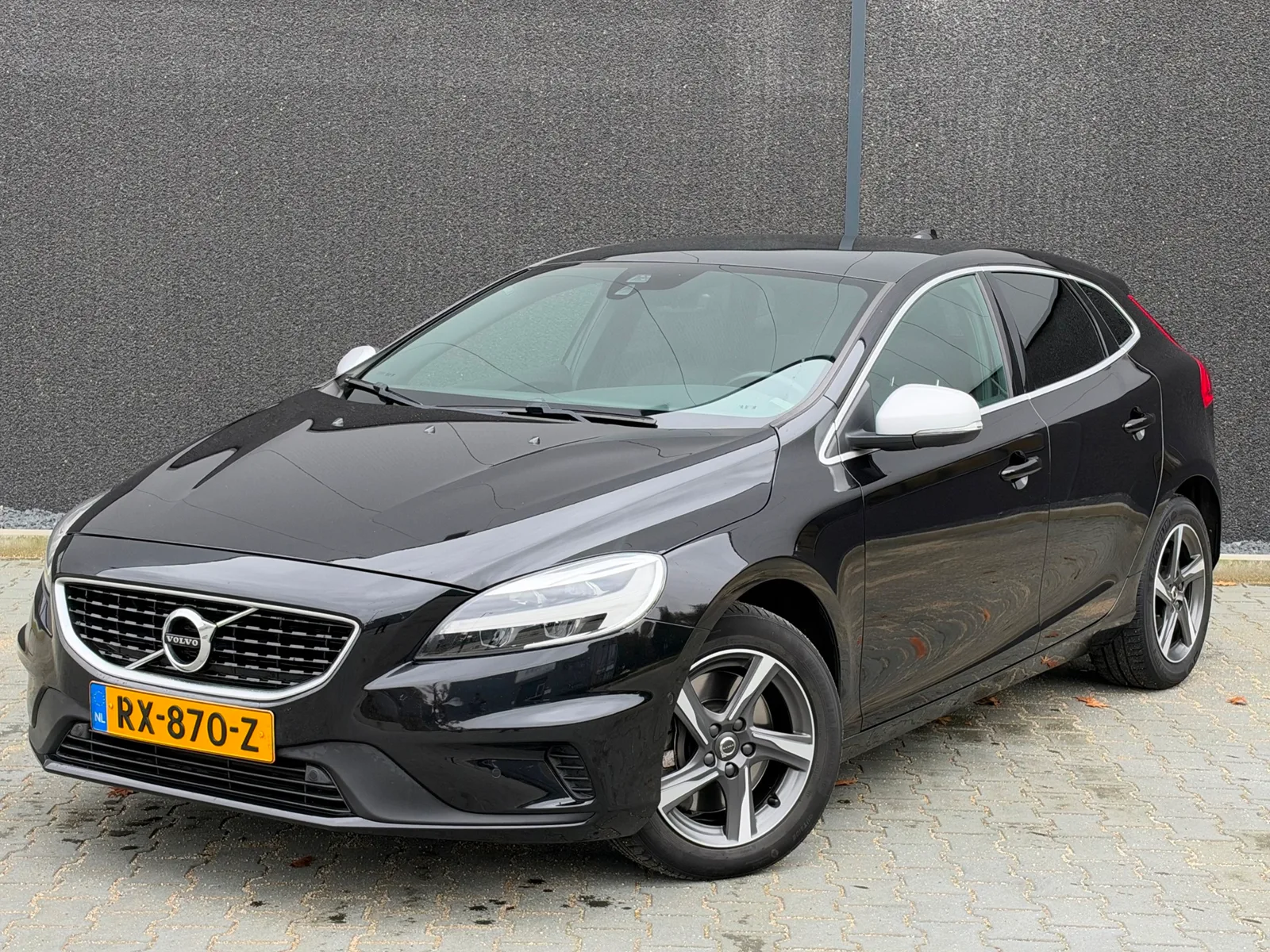 Volvo V40 (2018) — foto 1