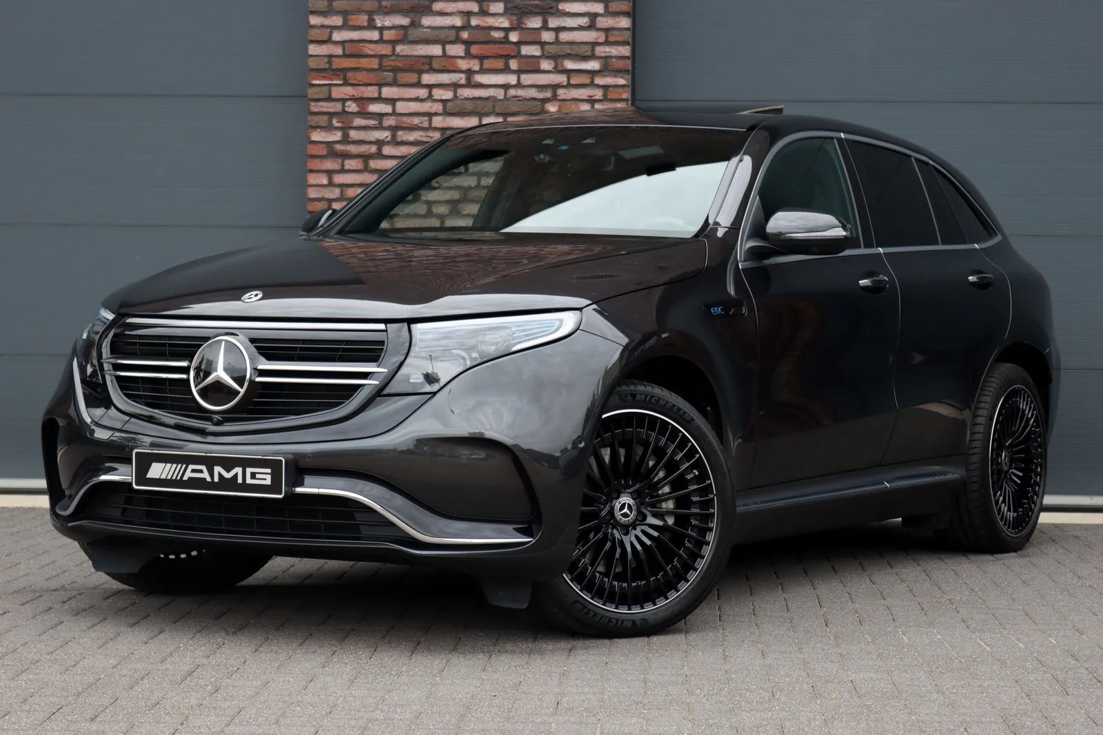 Mercedes-Benz EQC (2023) — foto 1