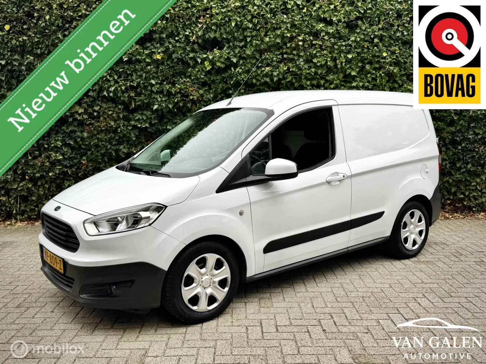 Ford Transit Courier (2015) — foto 1