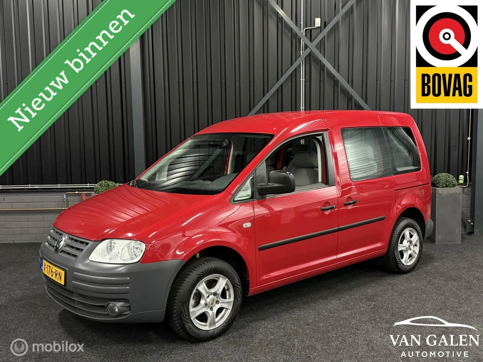 Volkswagen Caddy (2009) — foto 1