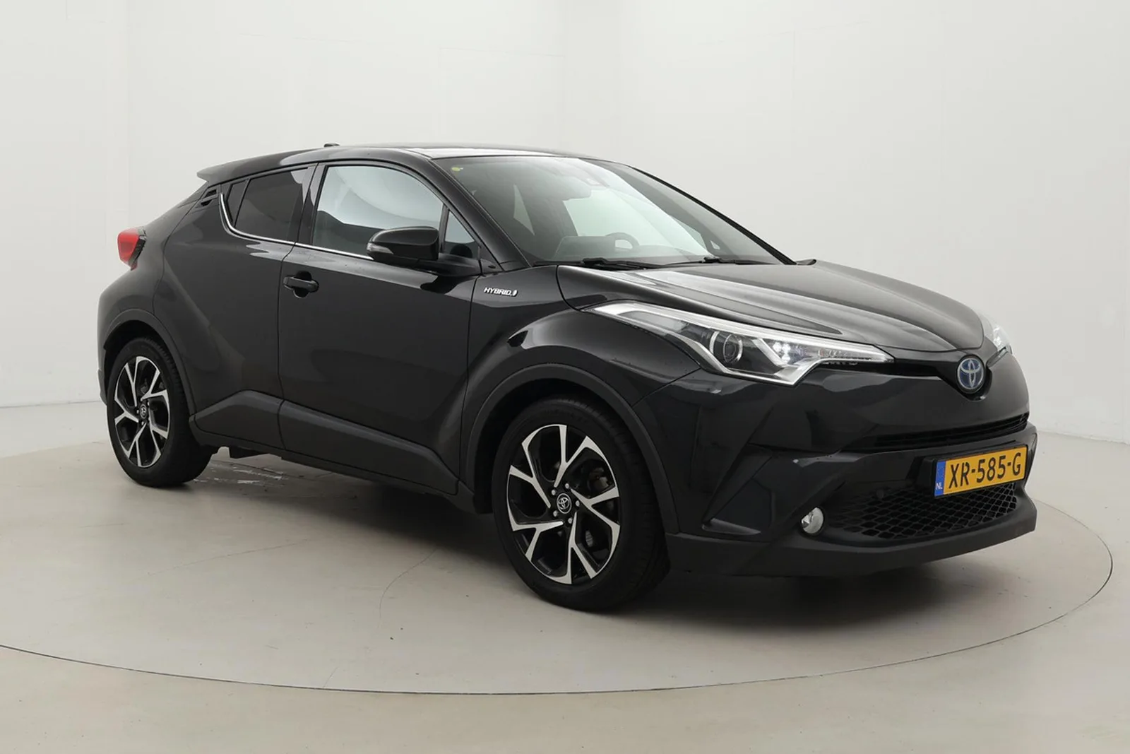 Toyota C-HR (2019) — foto 1