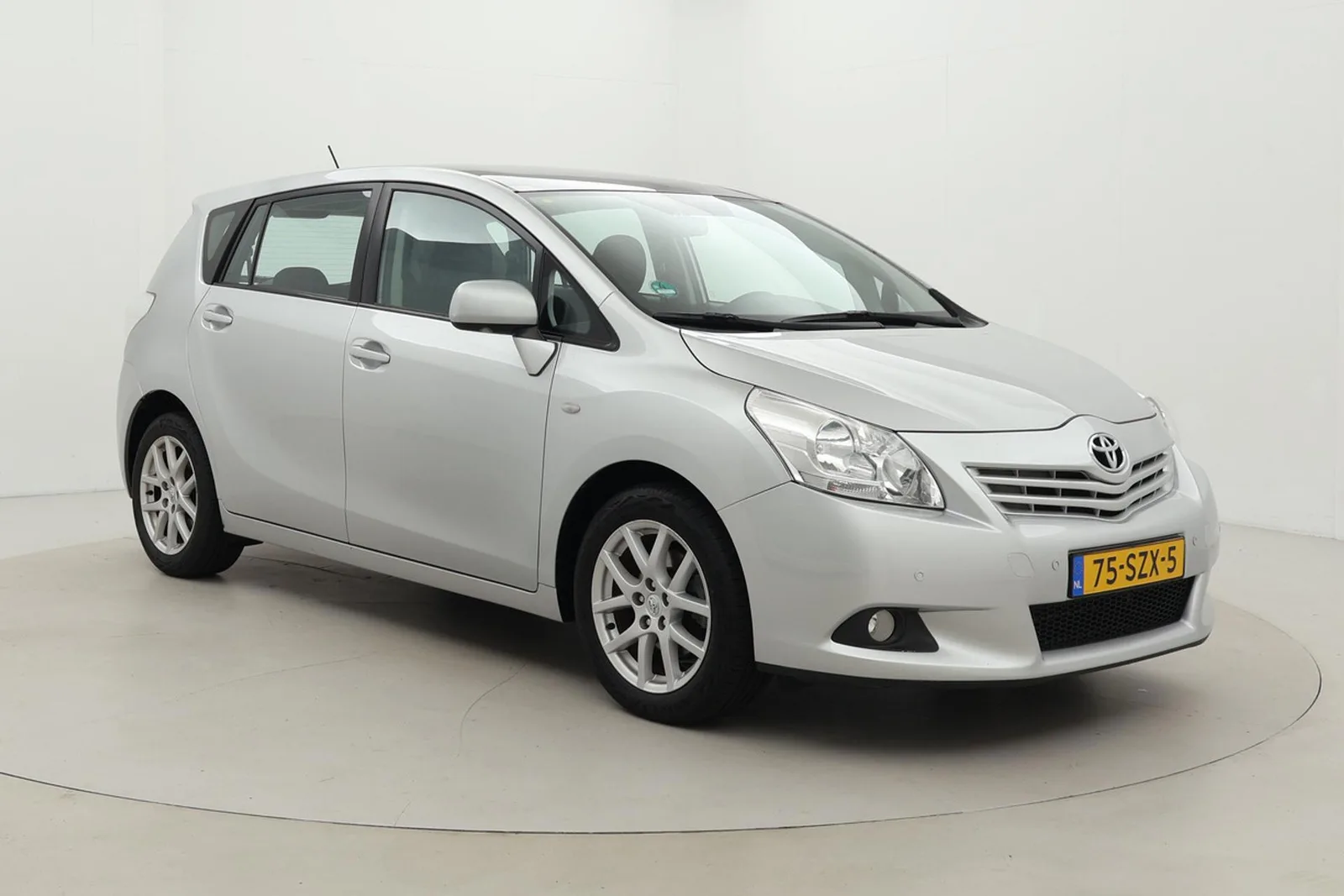 Toyota Verso (2012) — foto 1