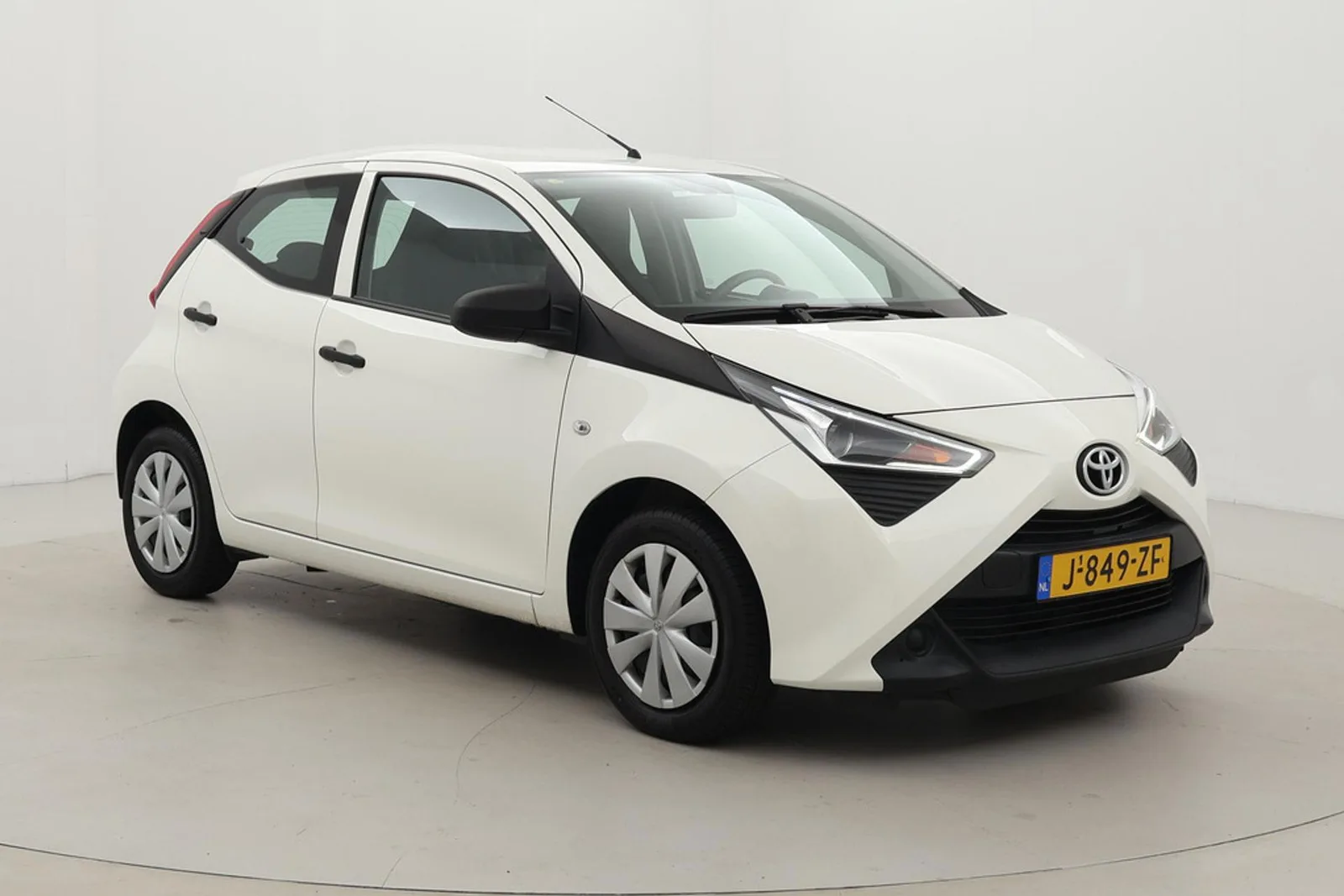 Toyota Aygo (2020) — foto 1