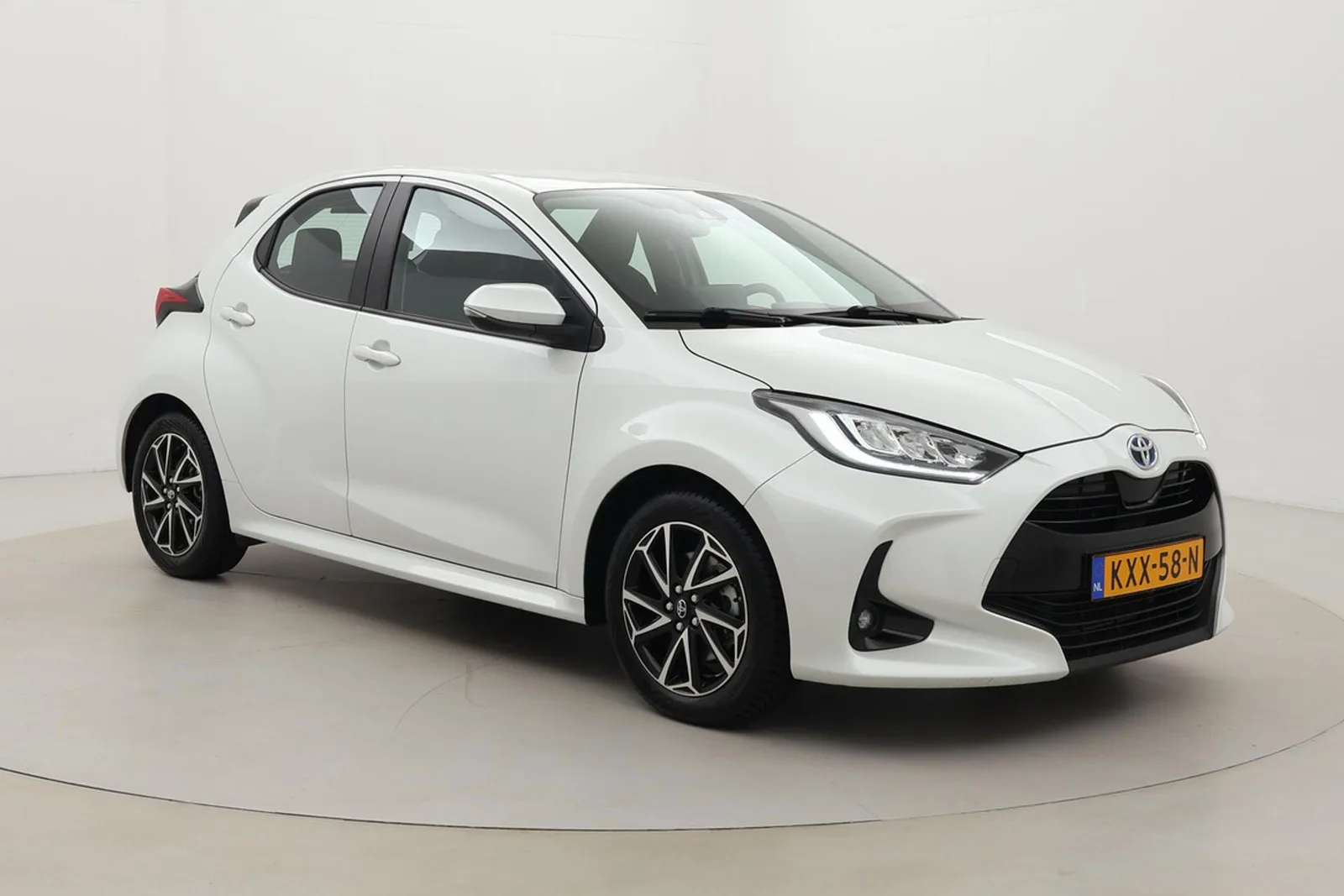 Toyota Yaris (2022) — foto 1