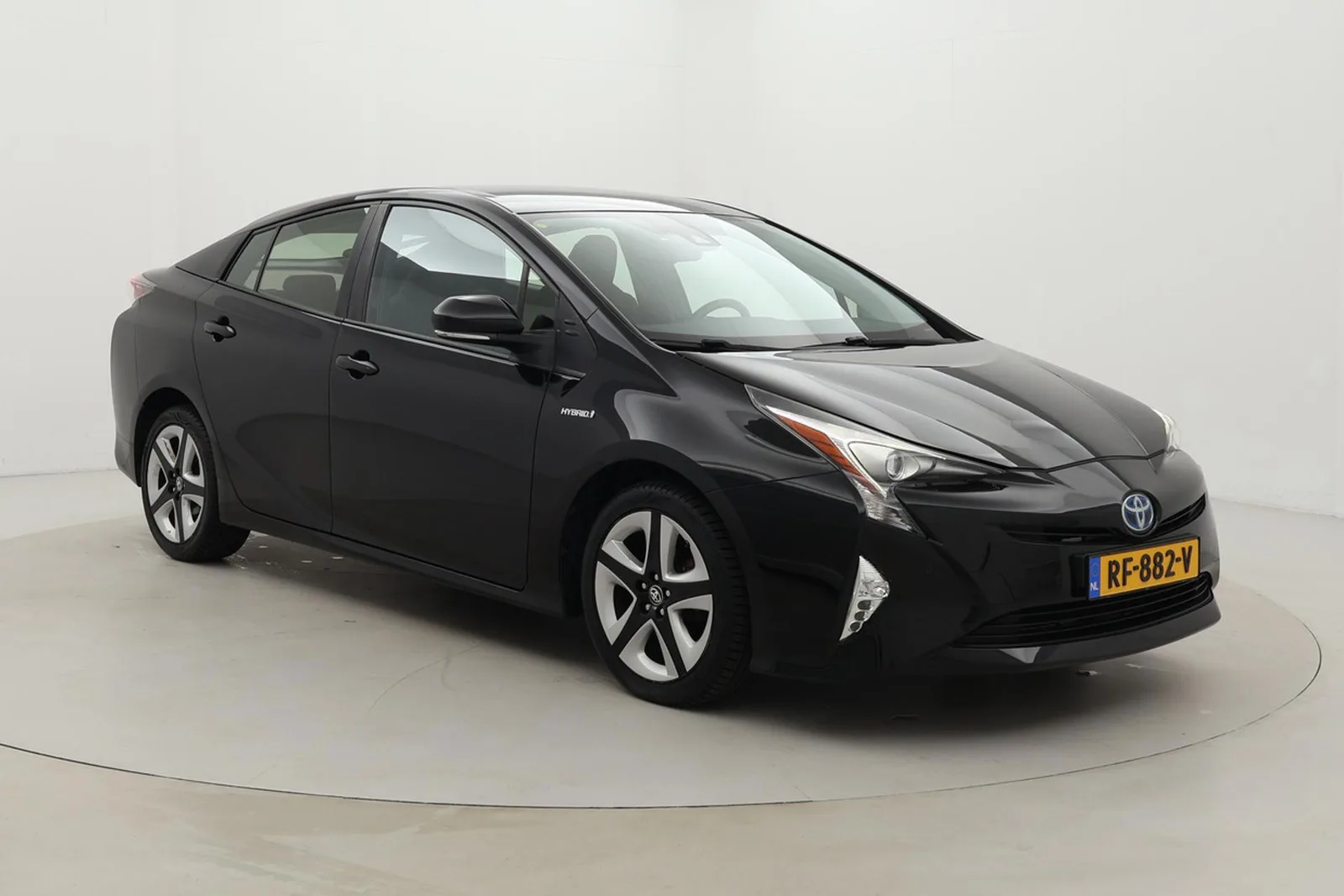 Toyota Prius (2017) — foto 1