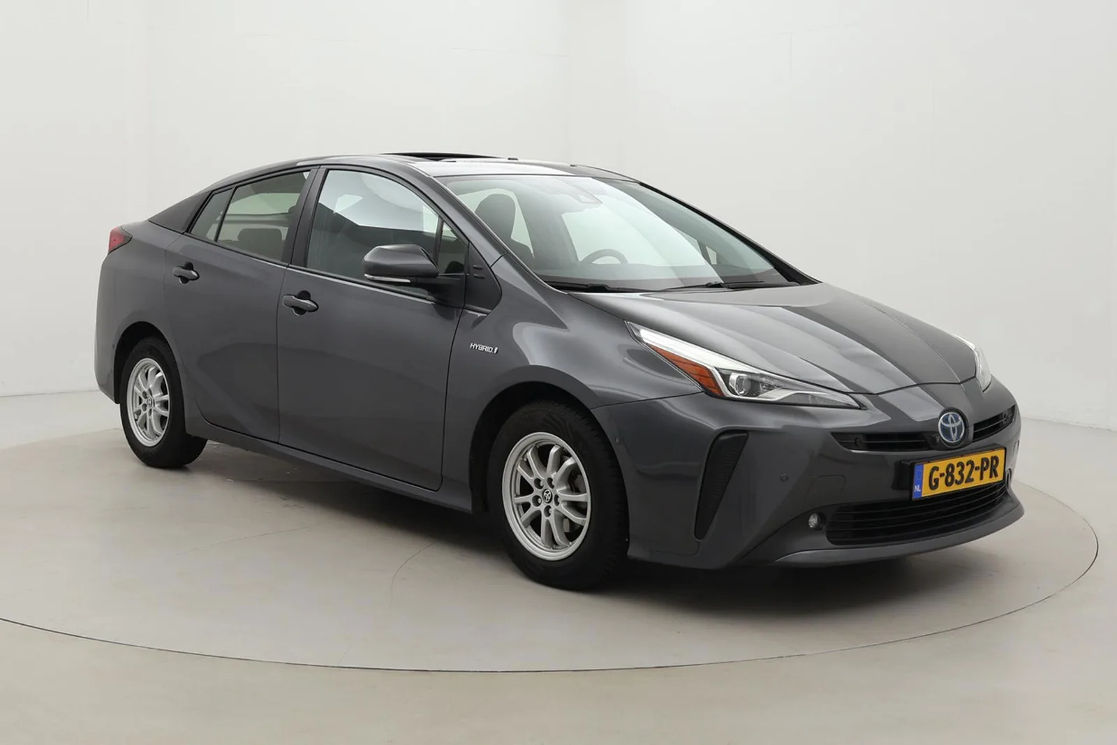 Toyota Prius (2019) — foto 1