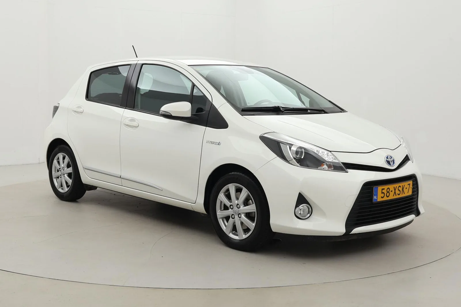 Toyota Yaris (2012) — foto 1