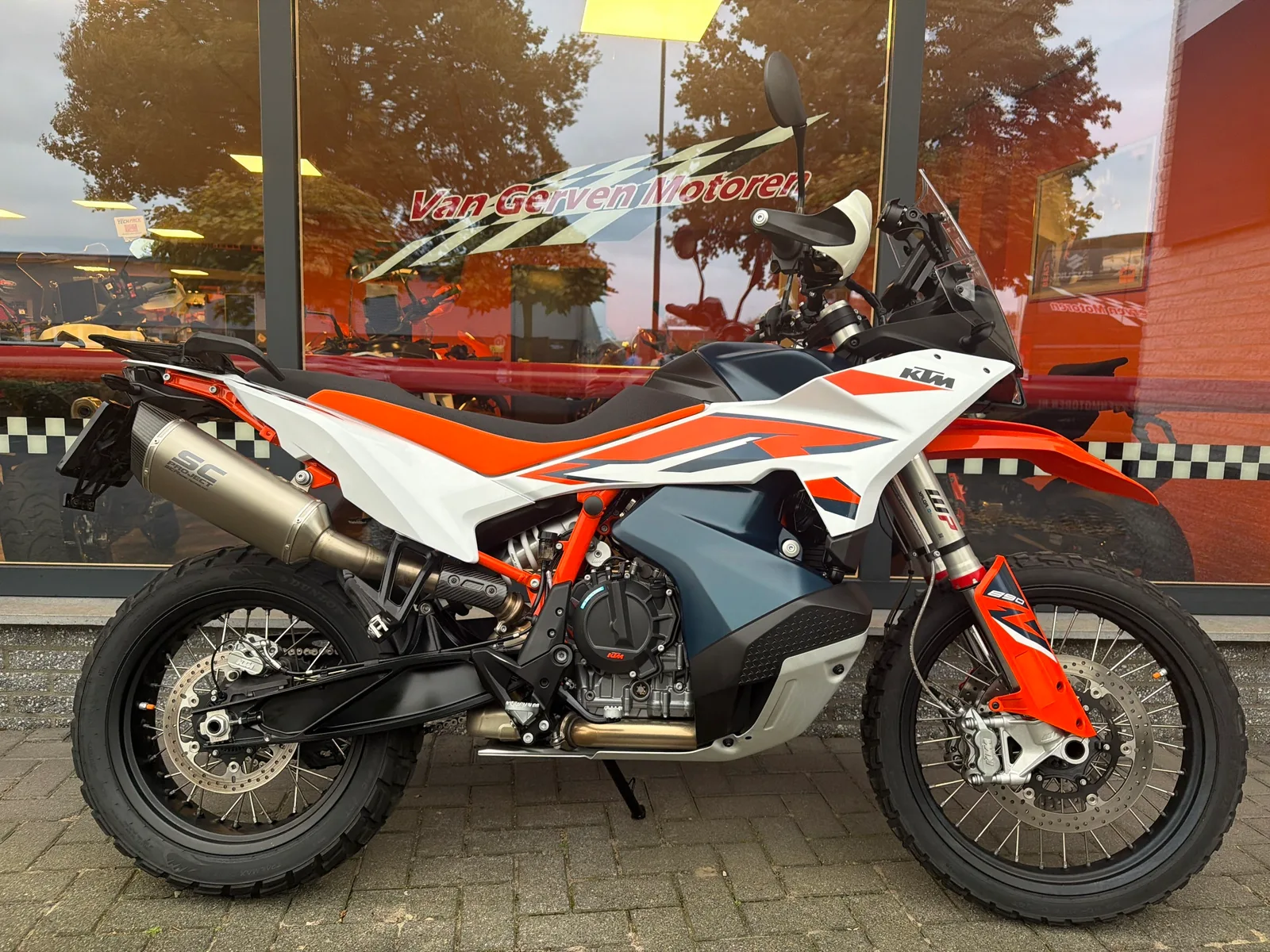 KTM 890 Adventure R (2023) — foto 1