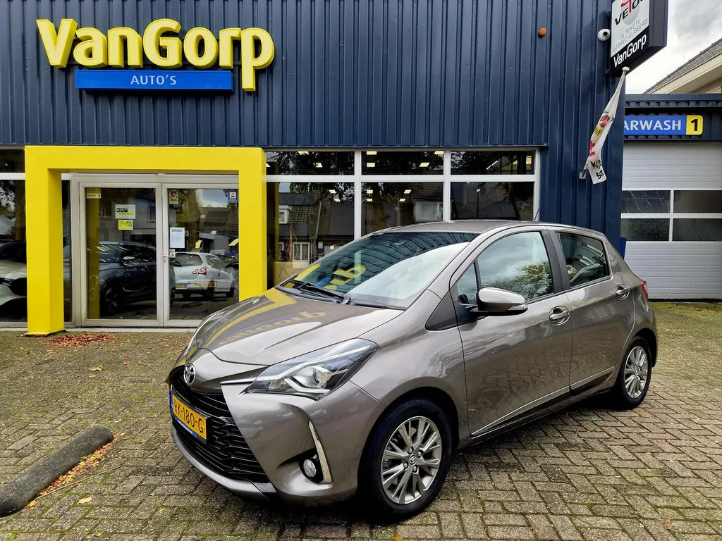 Toyota Yaris (2018) — foto 1