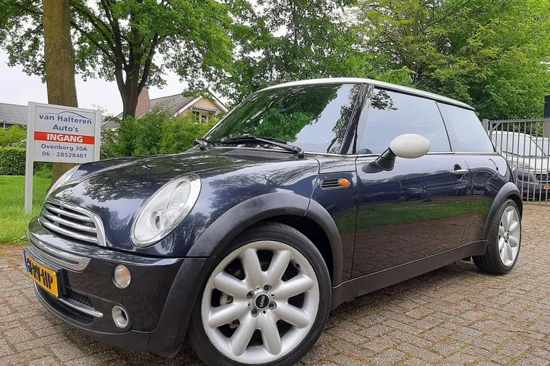 MINI Cooper (2005)