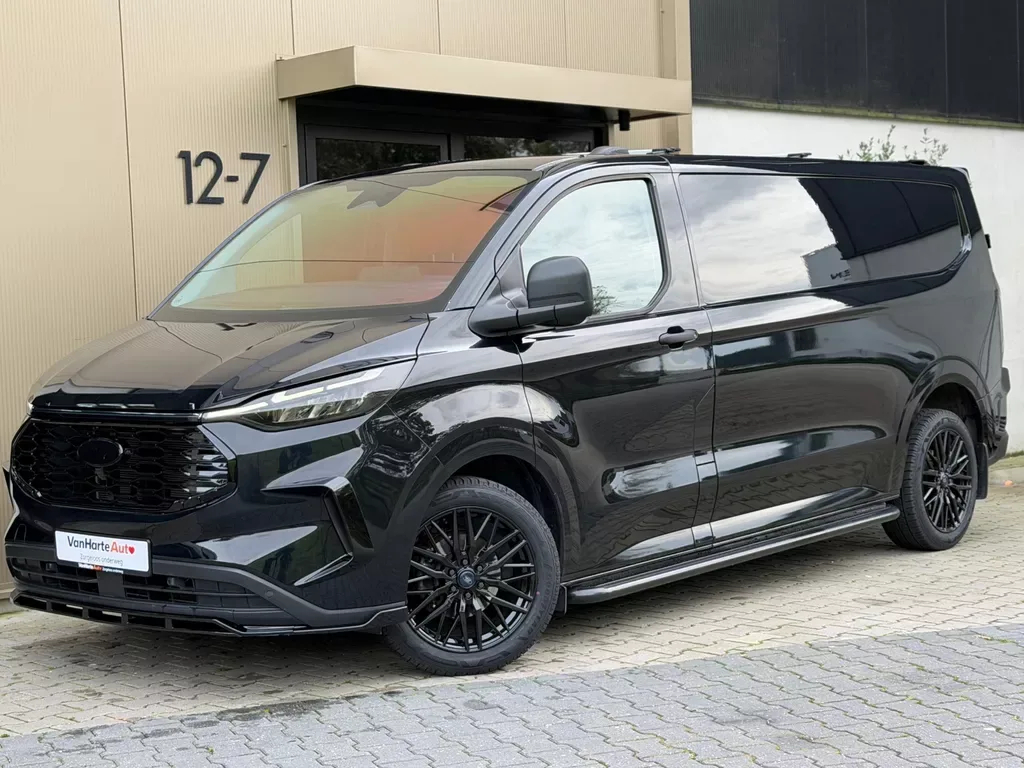 Ford Transit Custom (2024) — foto 1