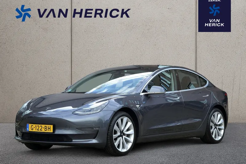 Tesla Model 3 (2019)