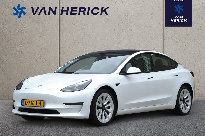 Tesla Model 3 (2021)
