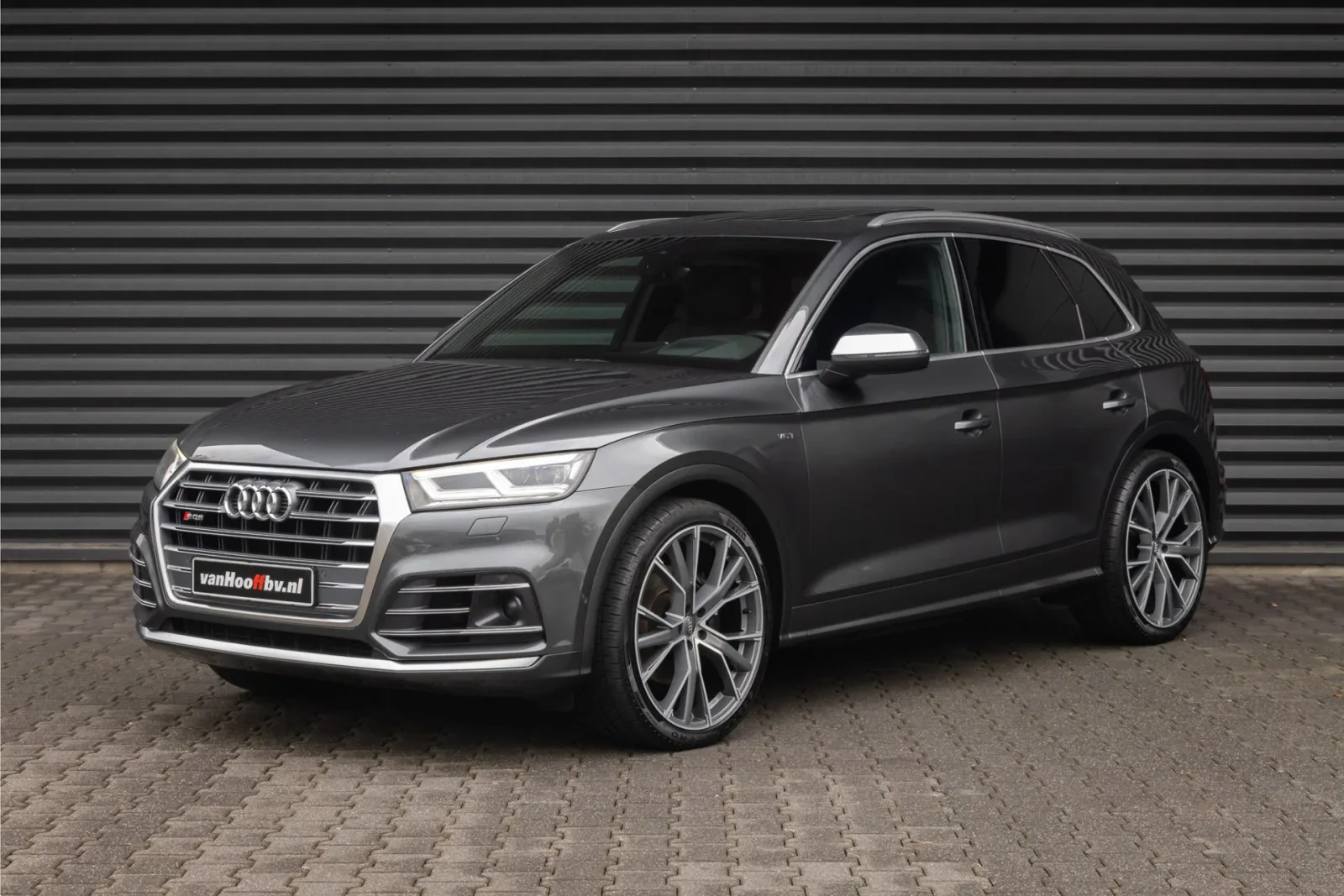 Audi SQ5 (2018) — foto 1