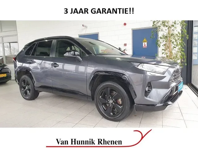 Toyota RAV4 (2021) — foto 1