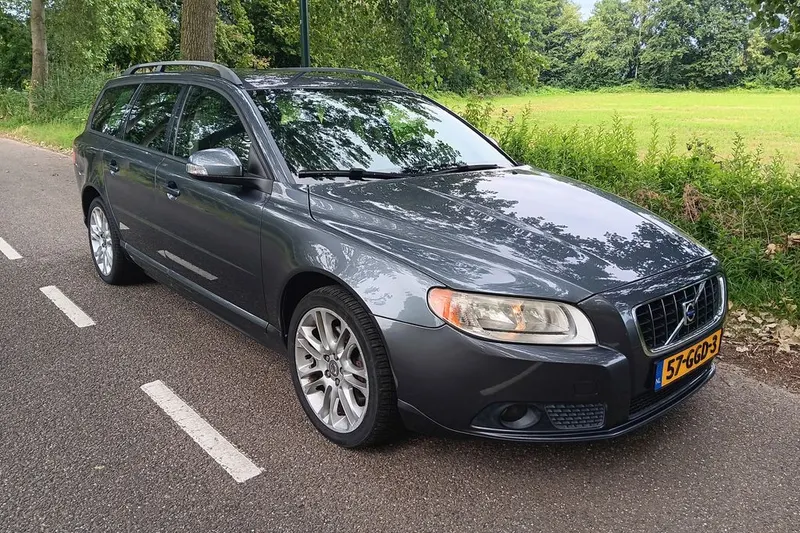 Volvo V70 (2008)