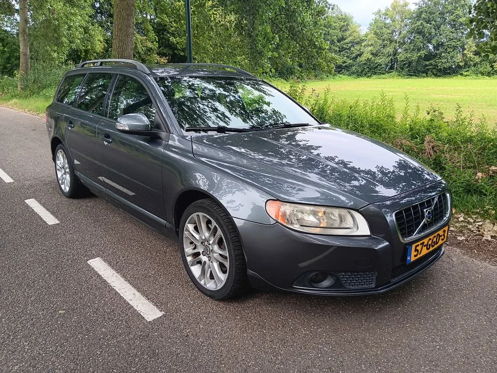 Volvo V70 (2008) — foto 1
