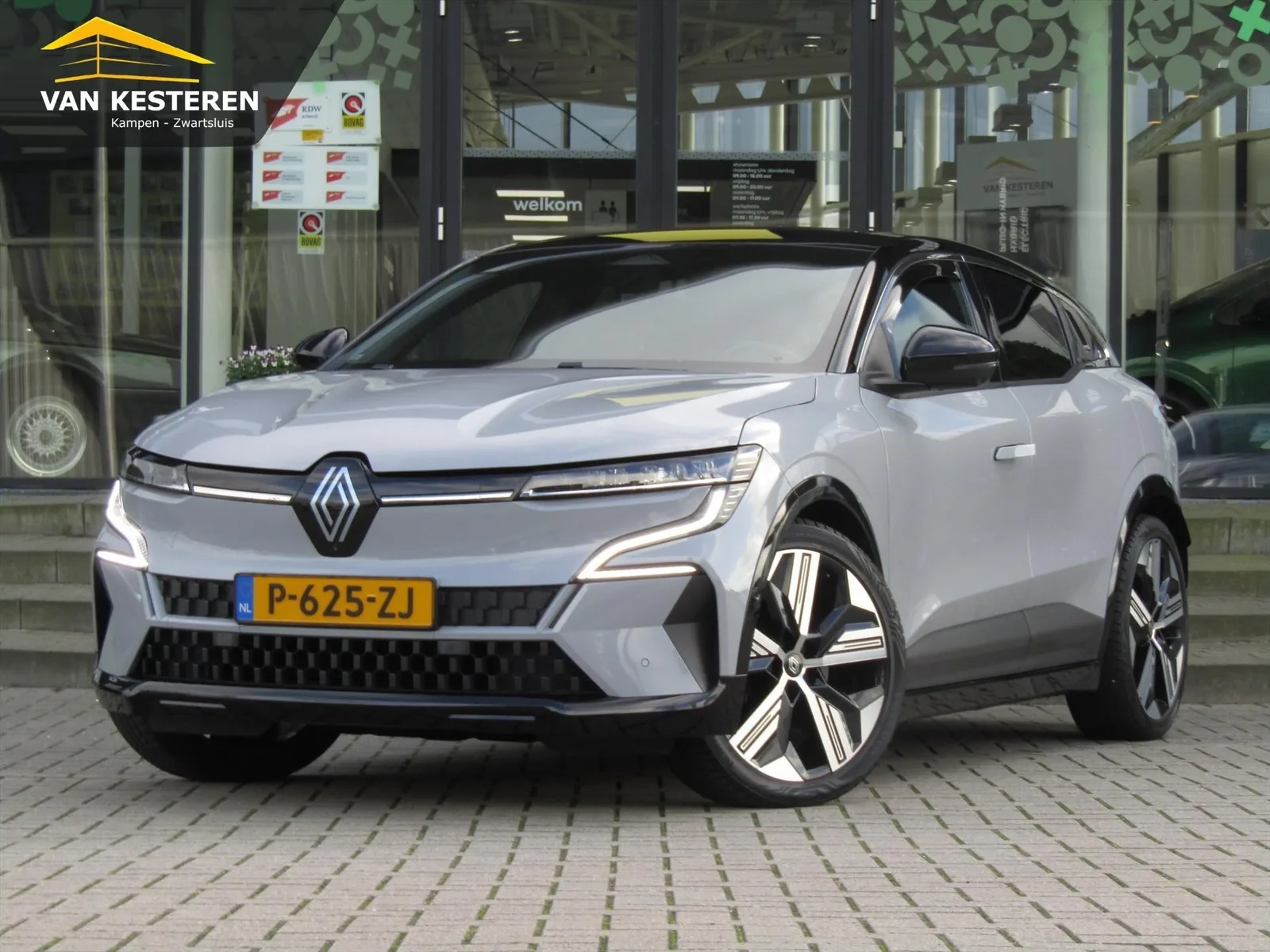 Renault Mégane E-Tech (2022) — foto 1