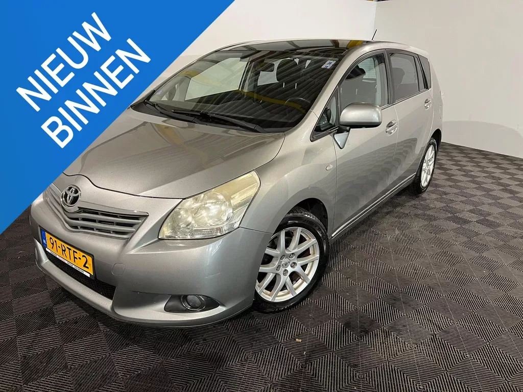 Toyota Verso (2011) — foto 1