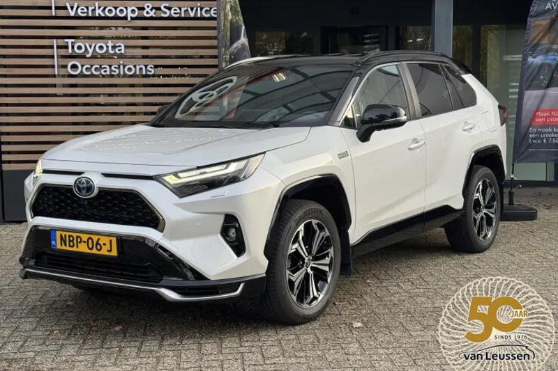 Toyota RAV4 (2023)