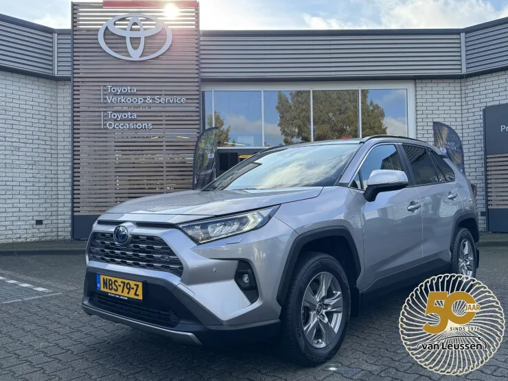 Toyota RAV4 (2024) — foto 1
