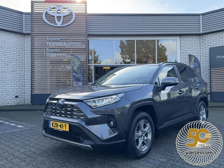 Toyota RAV4 (2024) — foto 1