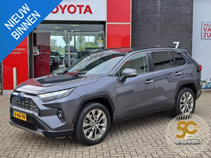 Toyota RAV4 (2022) — foto 1