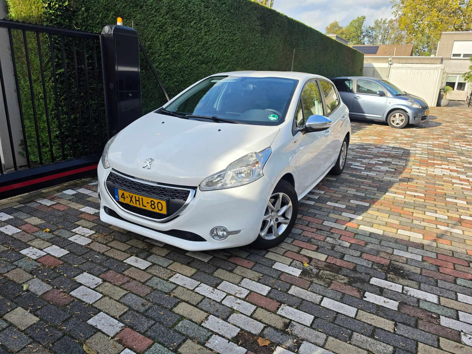 Peugeot 208 (2014) — foto 1