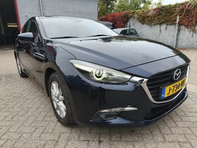Mazda 3 (2017) — foto 1