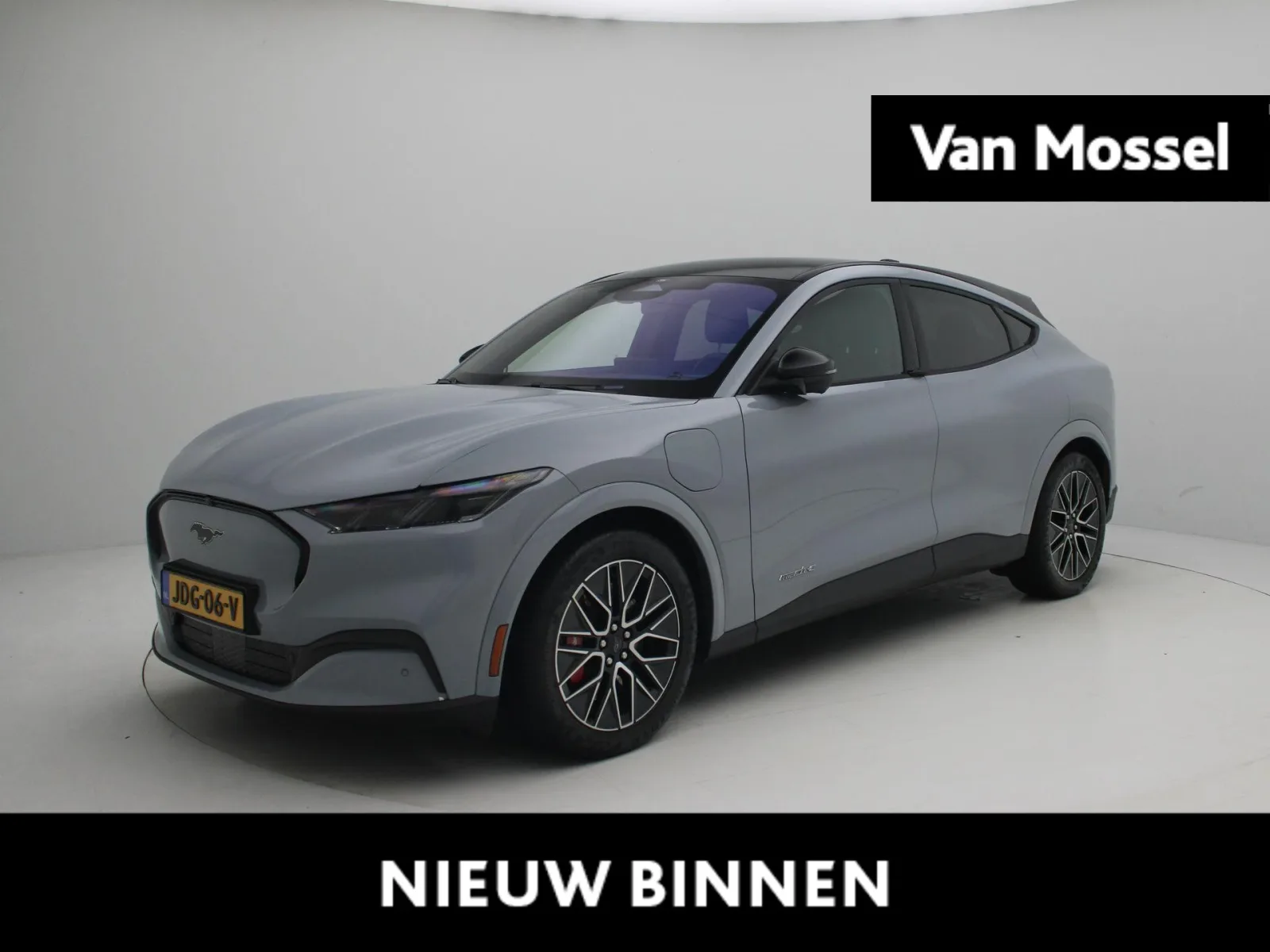 Ford Mustang Mach-E (2025) — foto 1