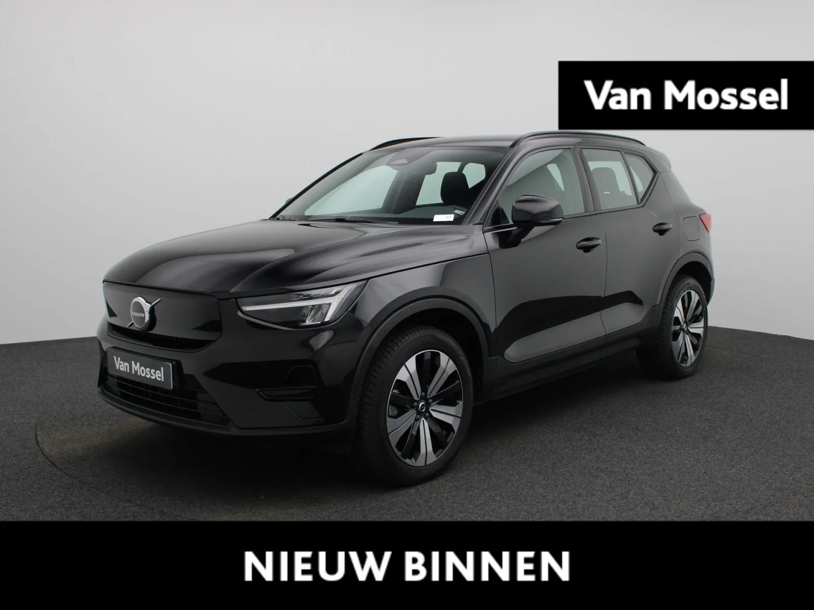 Volvo XC40 (2023) — foto 1