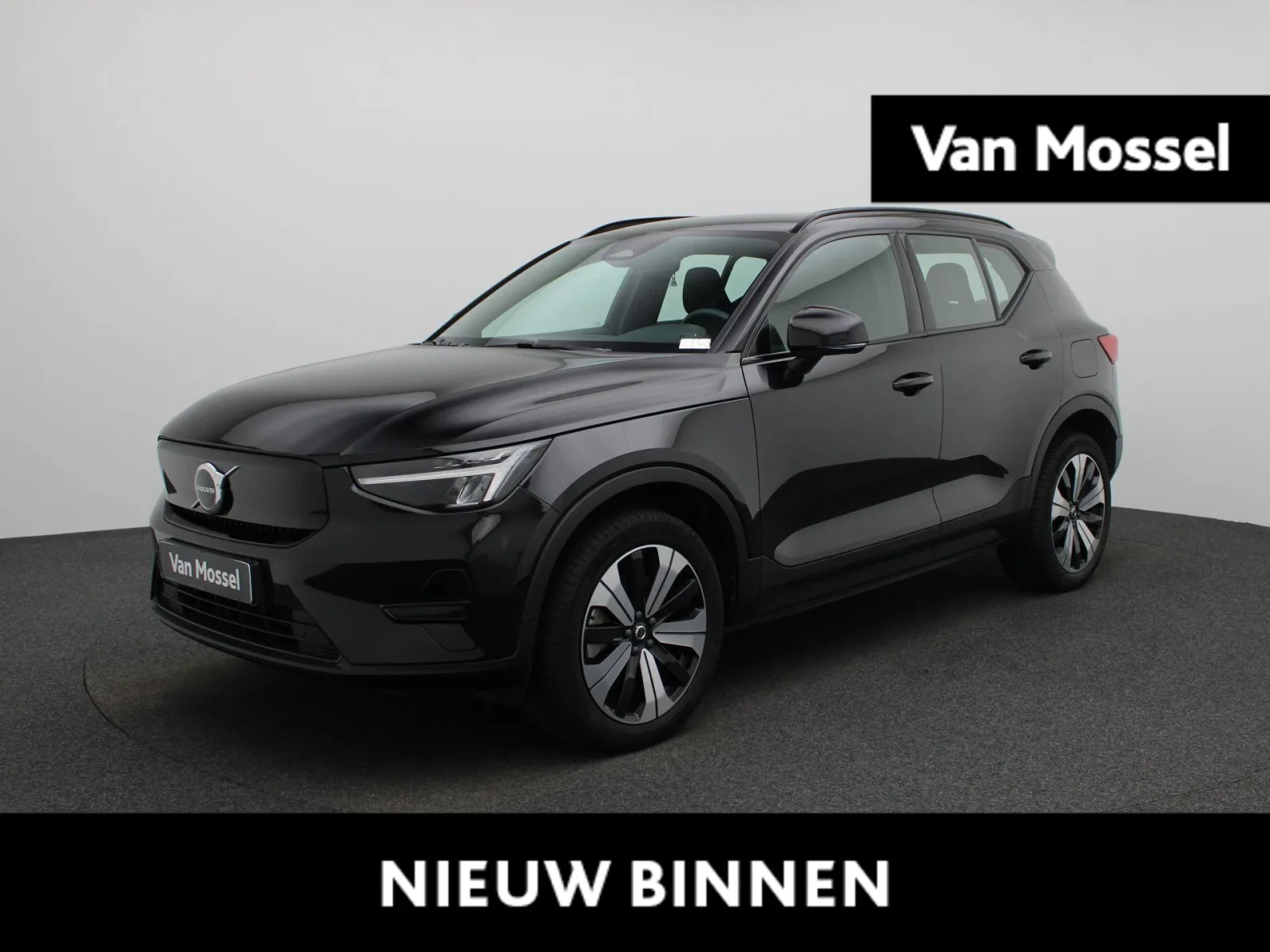 Volvo XC40 (2023) — foto 1