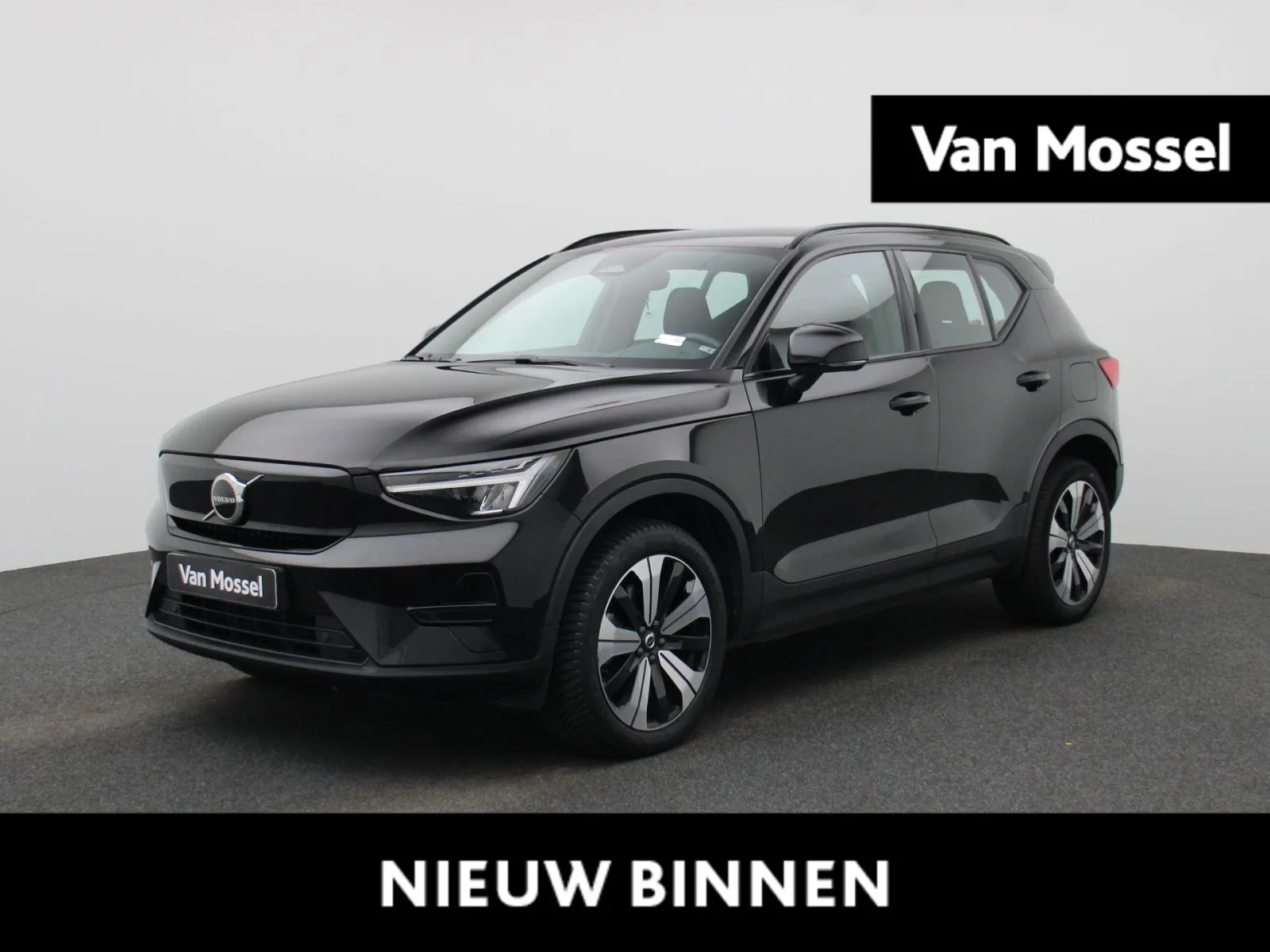 Volvo XC40 (2023) — foto 1