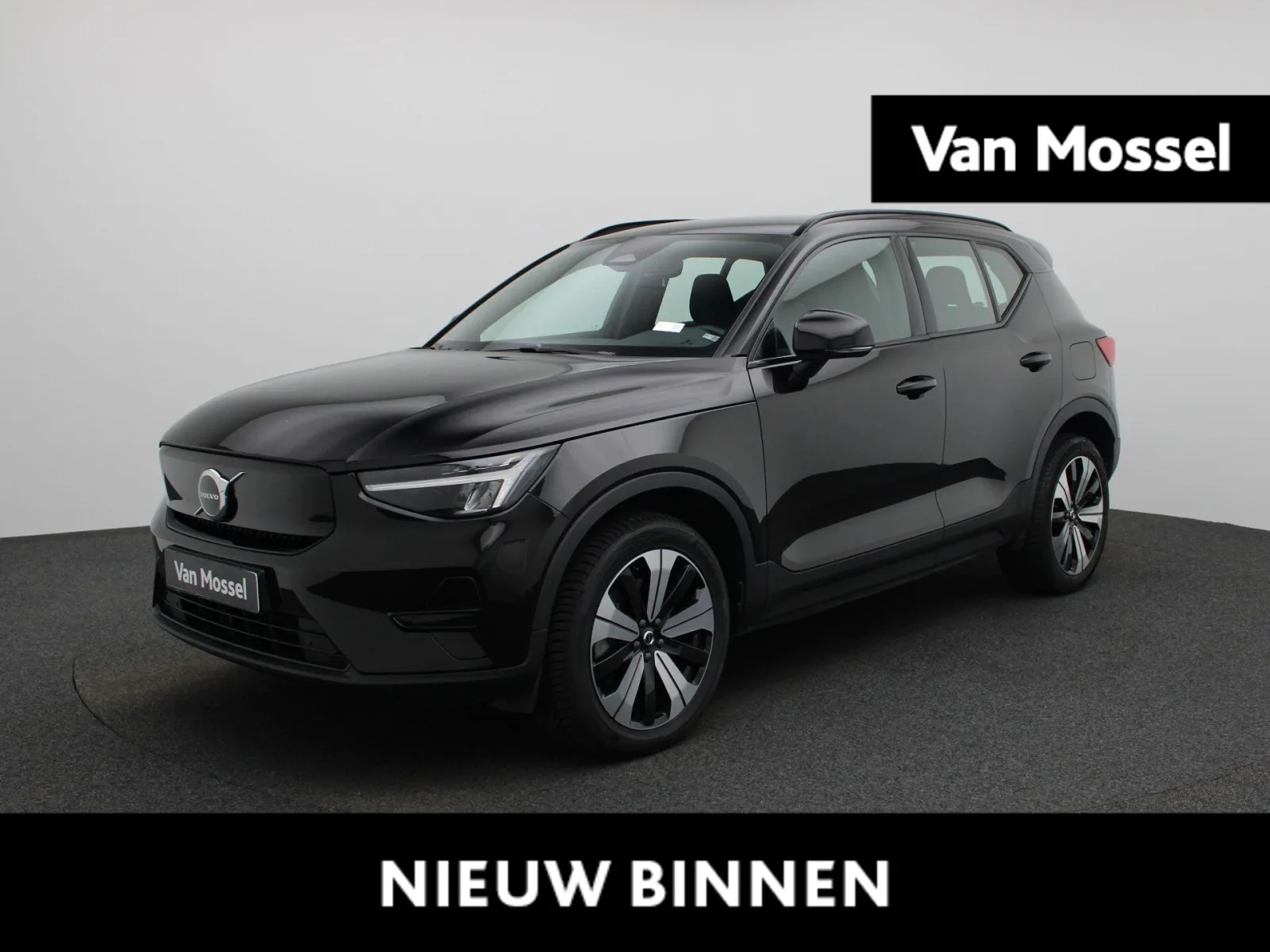 Volvo XC40 (2023) — foto 1