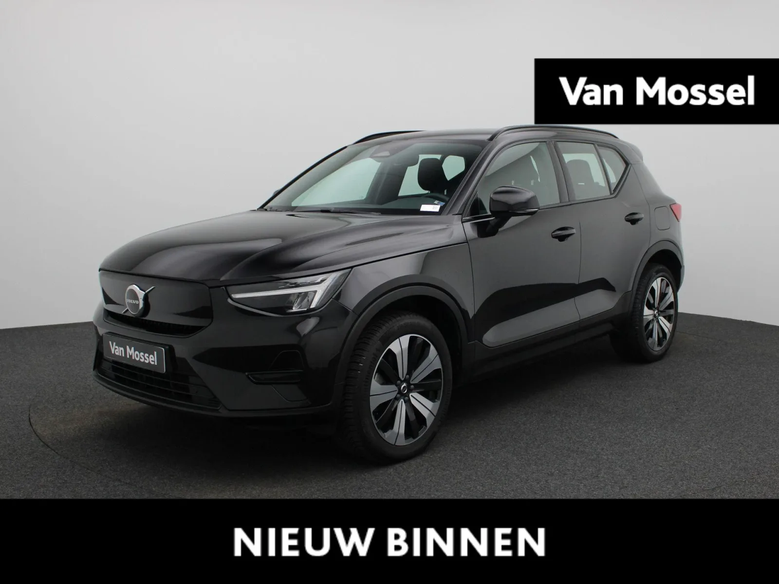 Volvo XC40 (2023) — foto 1